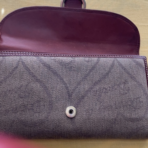 Dooney& Bourke wallet - Picture 4 of 8